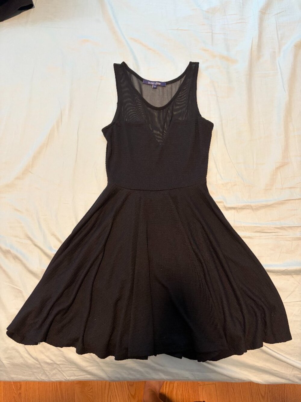 Mini black dress with mesh back - S